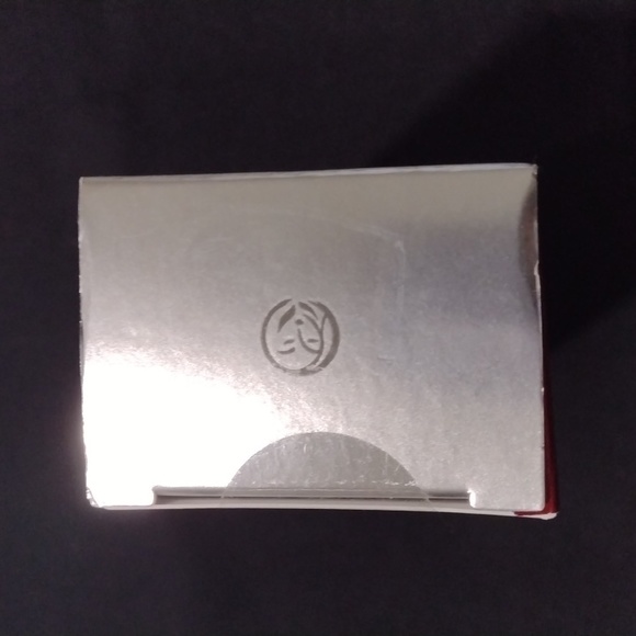 Hydrating Moisturizer - Picture 3 of 4